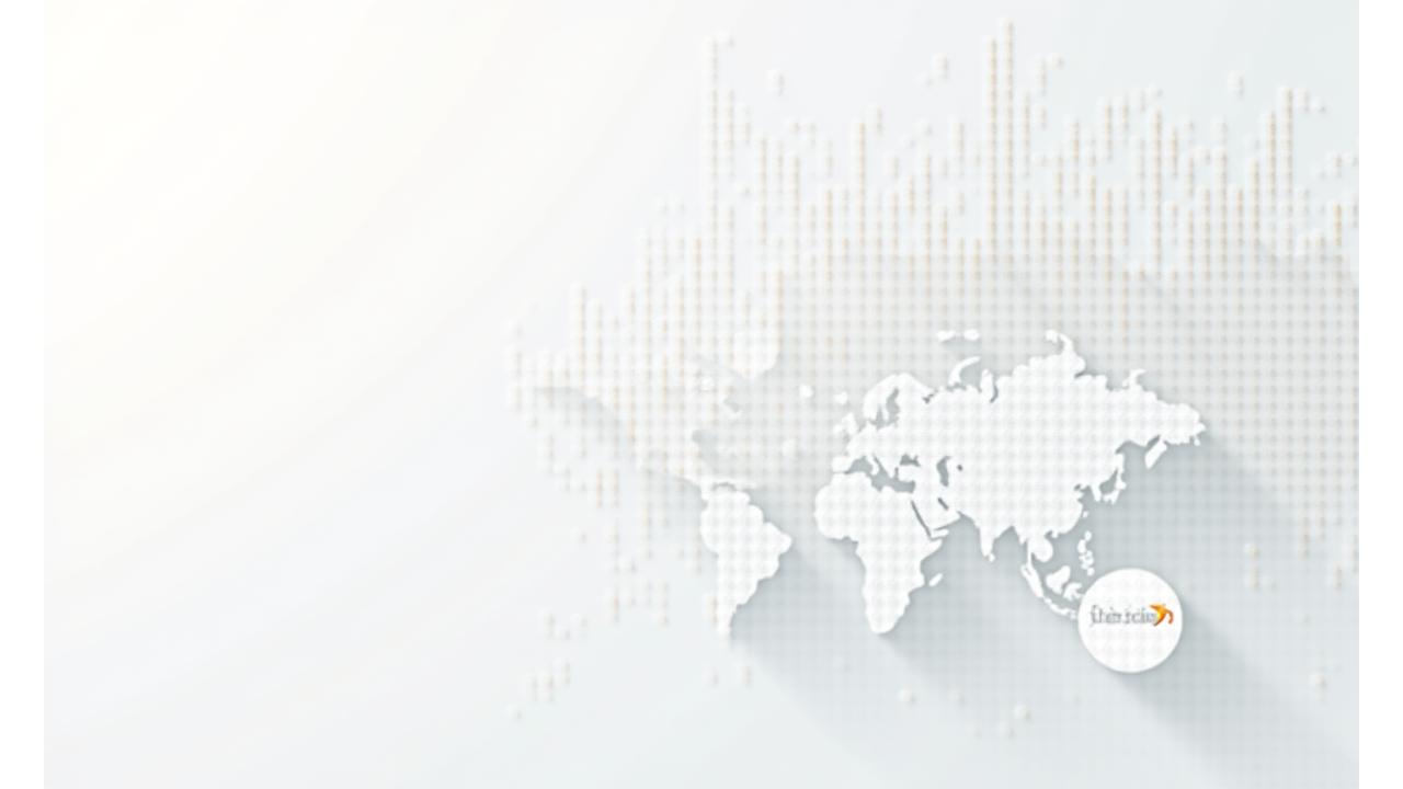 Изображение отображает разнообразие инвестиционных продуктов: иконки ETF, облигаций, акций; графики роста; возможно, символы глобальной и российской экономики, объединённые в концепцию ESG-портфеля.